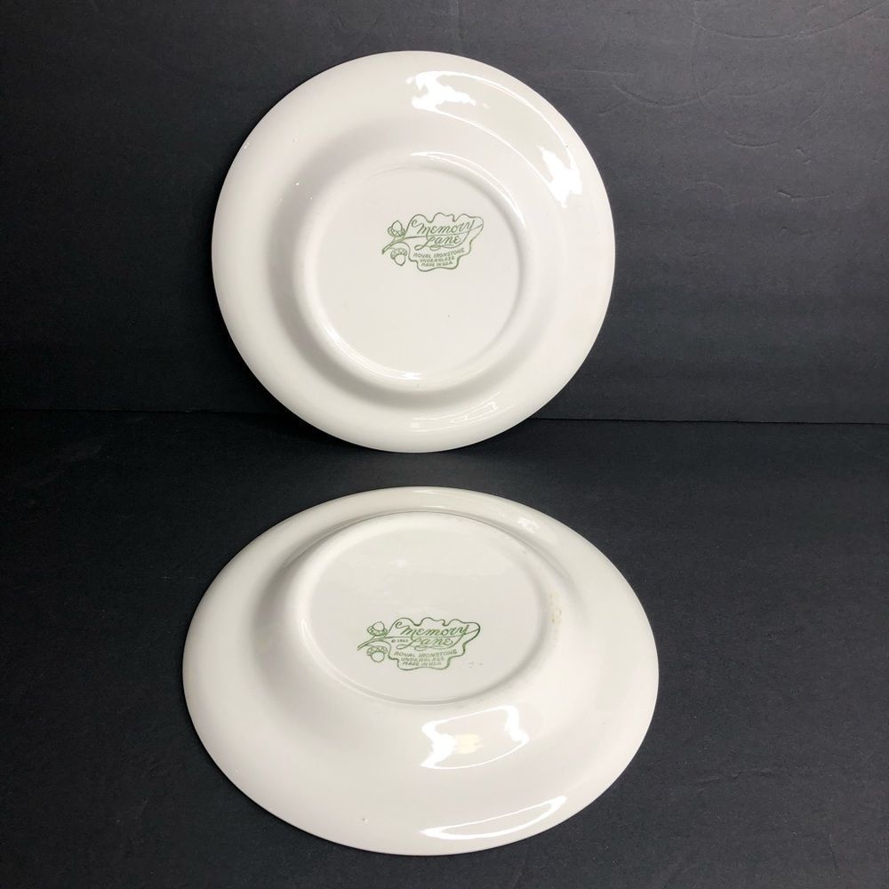 2 Vintage Royal Ironstone Memory Lane Red 10” Round Dinner Plates 1965 in EUC - Picture 7 of 9